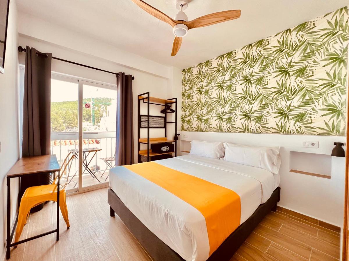 Nanit Rooms Ibiza Hostal Санта-Еулалія-дель-Ріо Екстер'єр фото