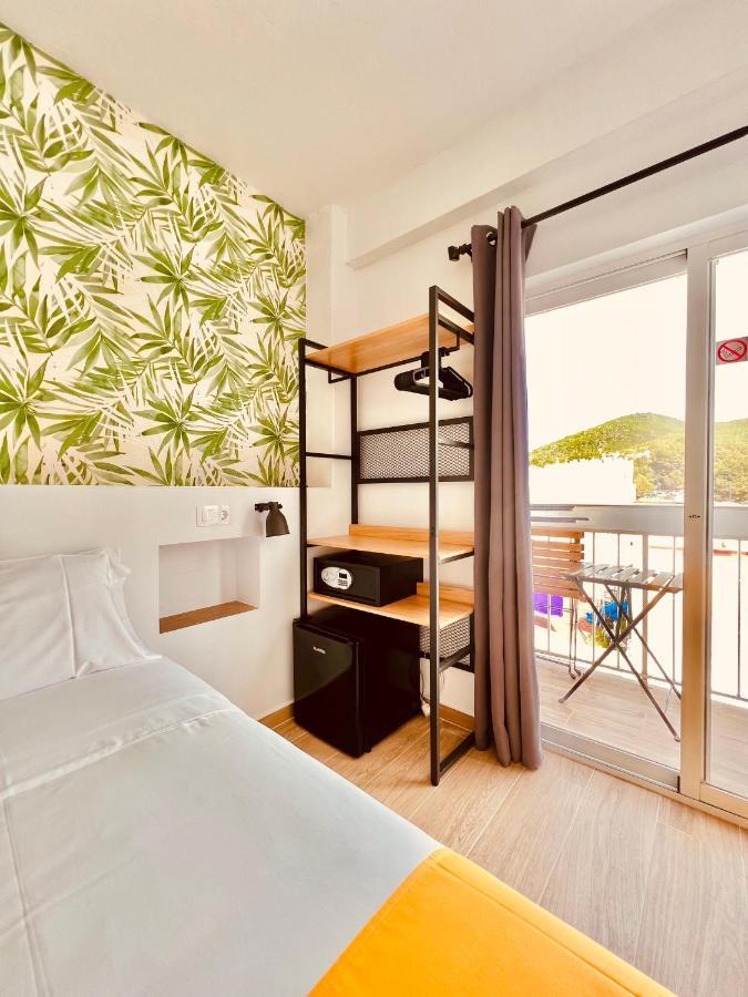Nanit Rooms Ibiza Hostal Санта-Еулалія-дель-Ріо Екстер'єр фото