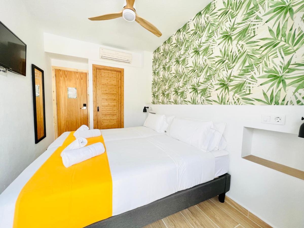Nanit Rooms Ibiza Hostal Санта-Еулалія-дель-Ріо Екстер'єр фото