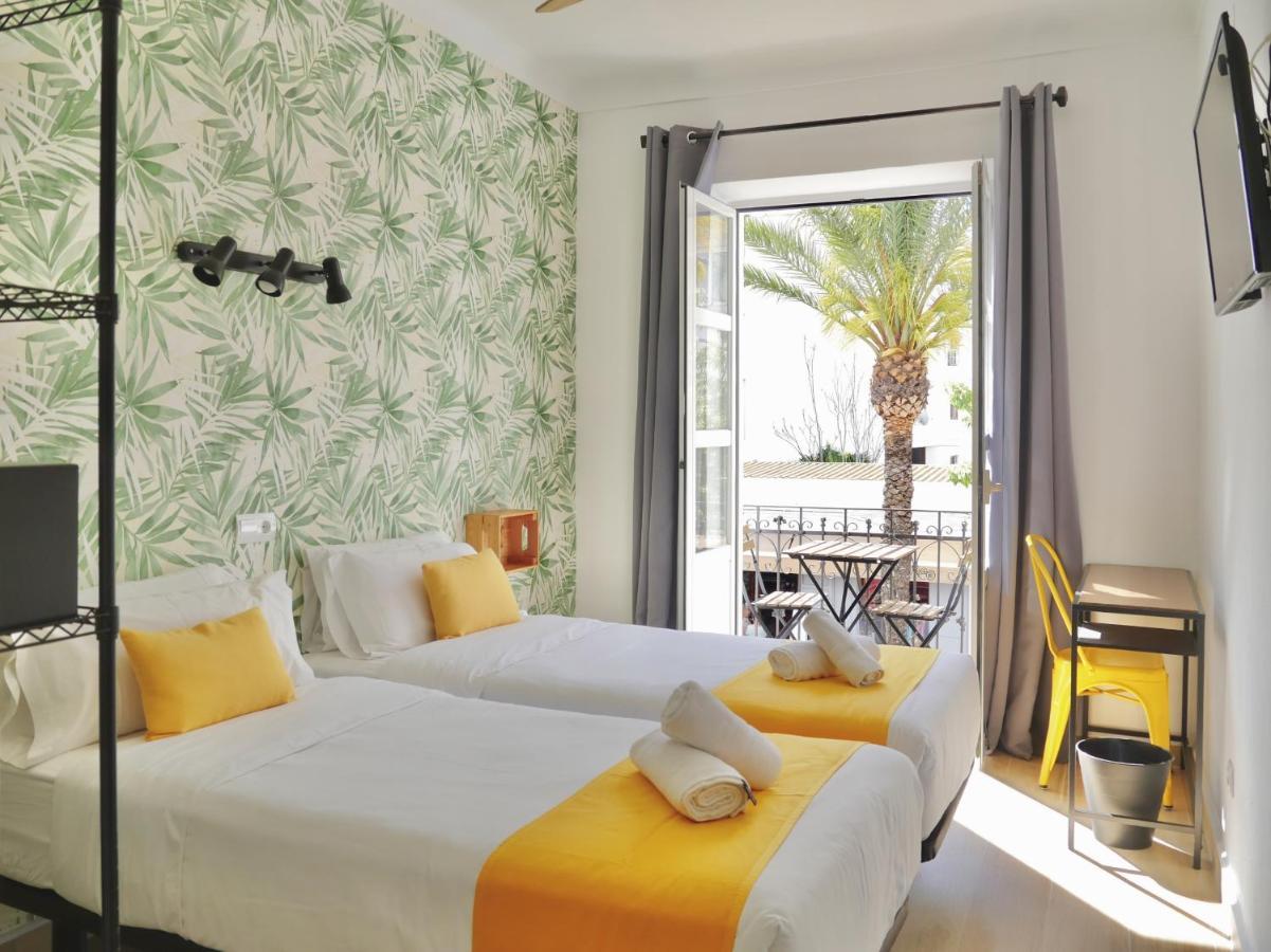 Nanit Rooms Ibiza Hostal Санта-Еулалія-дель-Ріо Екстер'єр фото