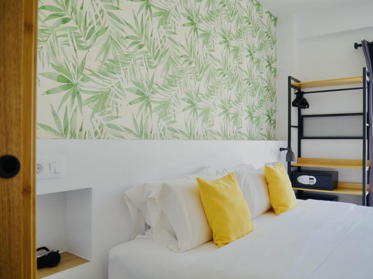 Nanit Rooms Ibiza Hostal Санта-Еулалія-дель-Ріо Екстер'єр фото