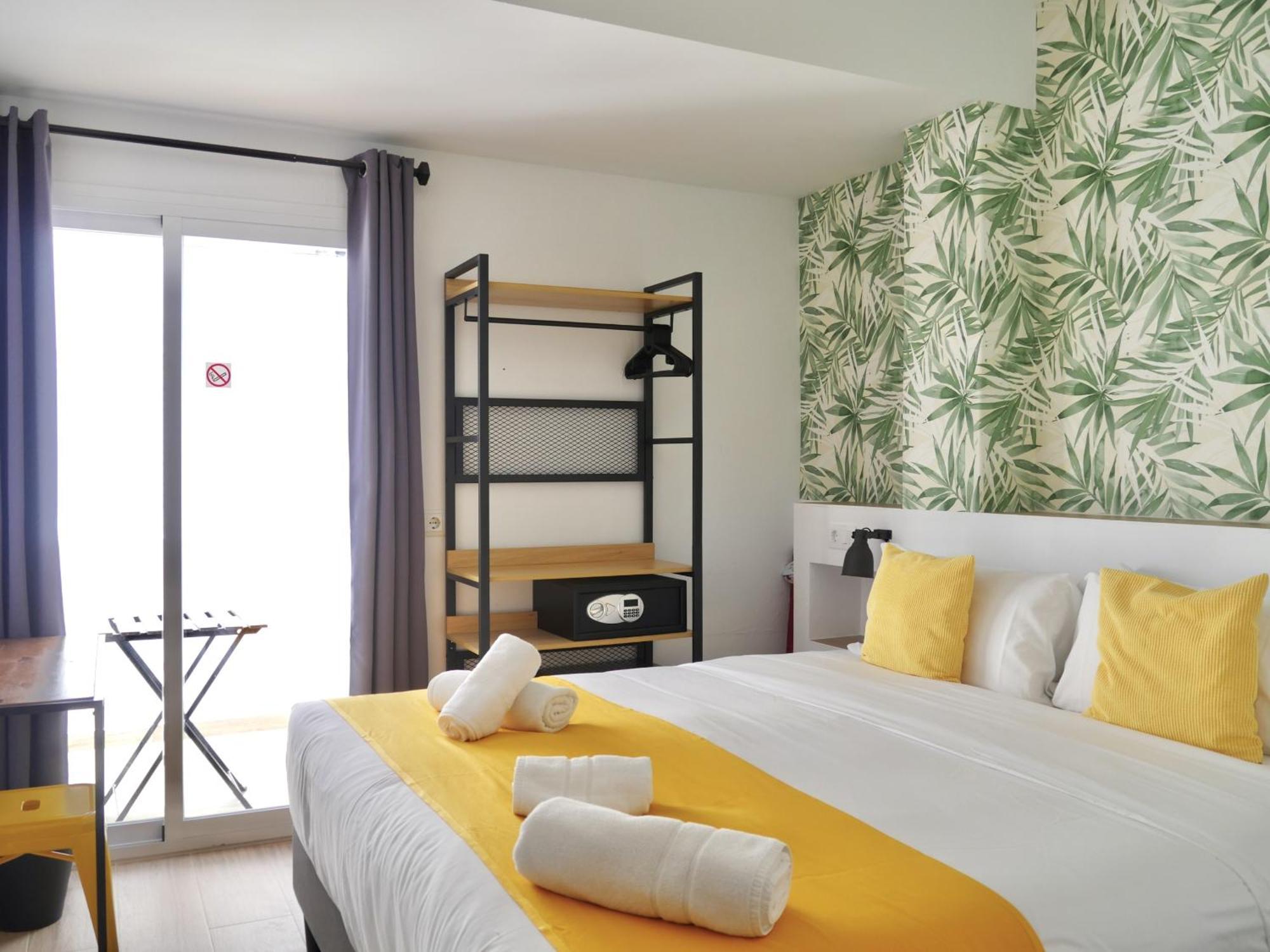 Nanit Rooms Ibiza Hostal Санта-Еулалія-дель-Ріо Номер фото