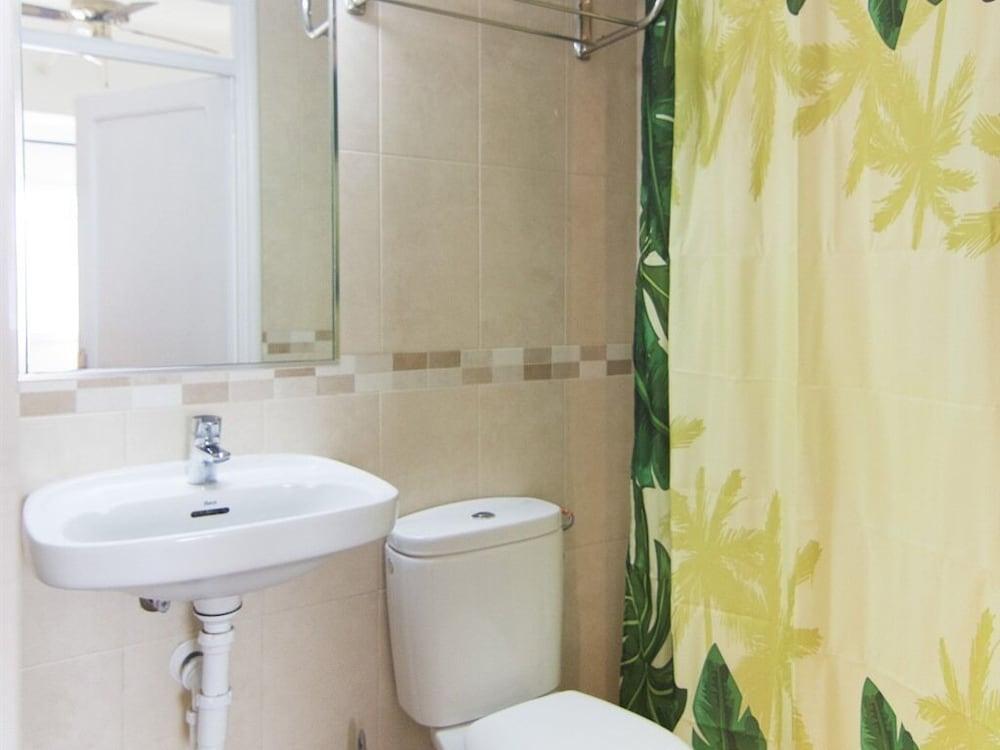 Nanit Rooms Ibiza Hostal Санта-Еулалія-дель-Ріо Екстер'єр фото